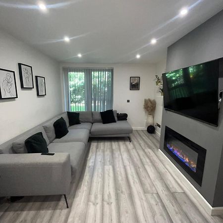 Luxury 1 Bedroom Apartment Bromley Елтъм Екстериор снимка