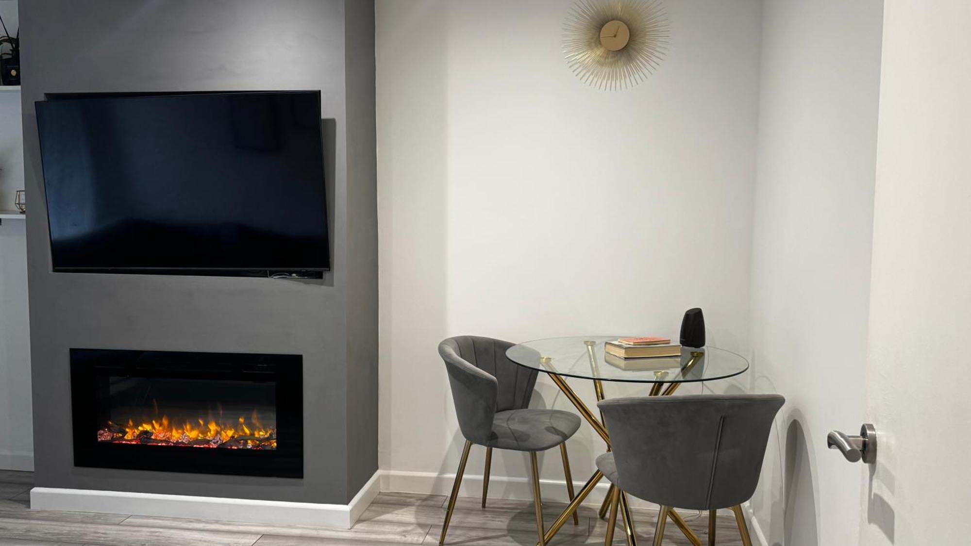 Luxury 1 Bedroom Apartment Bromley Елтъм Екстериор снимка